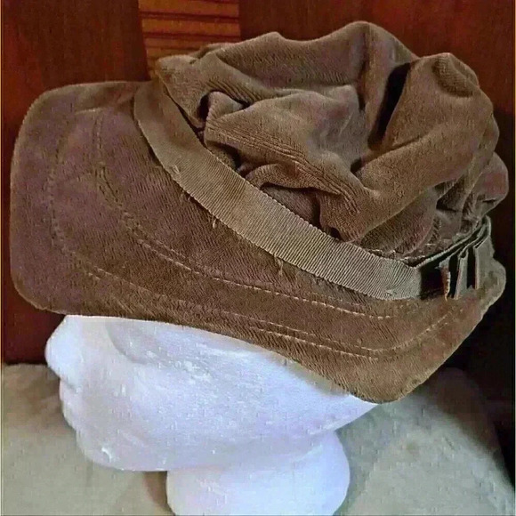 Vintage Ladies 50s Velvet Type Caramel Brown Ruched Hat - Picture 2 of 8